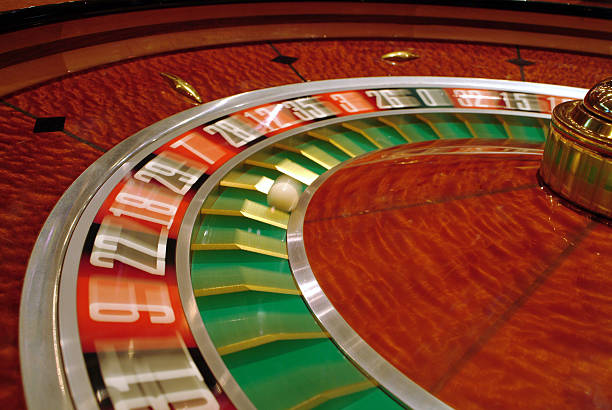 Aviator crash game interface showing multiplier climb and cash-out button